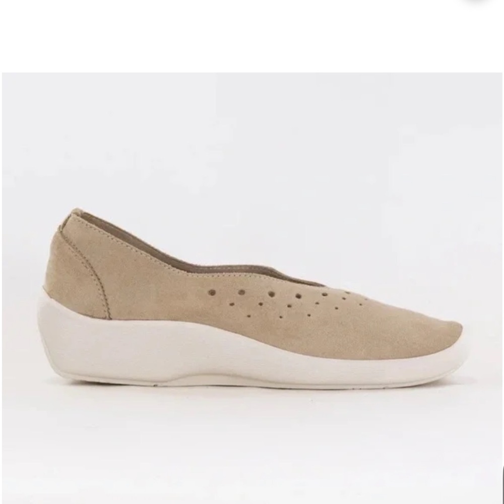🆕 ARCOPEDICO Cezanne Beige Women's Tan Slip-On Shoes Size 37